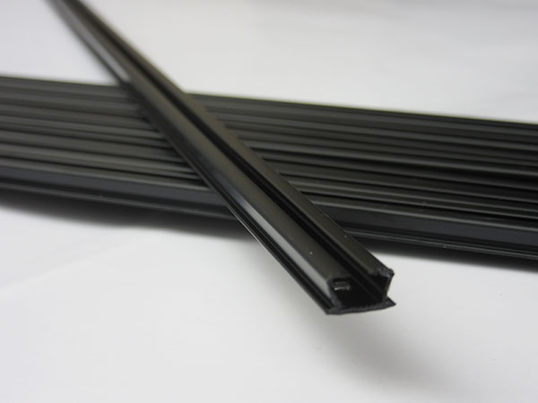 廣州塑料異型材脆化主要的三個原因！